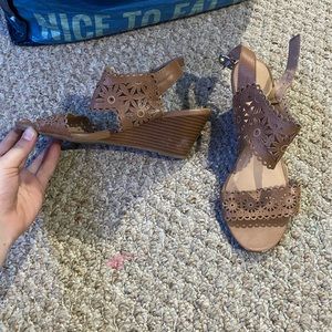 Women’s sandals